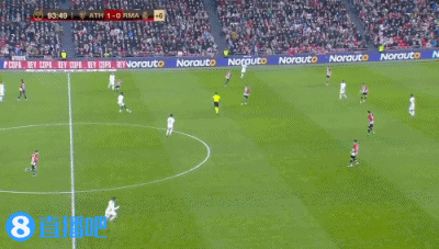 门将看呆：这也能进？