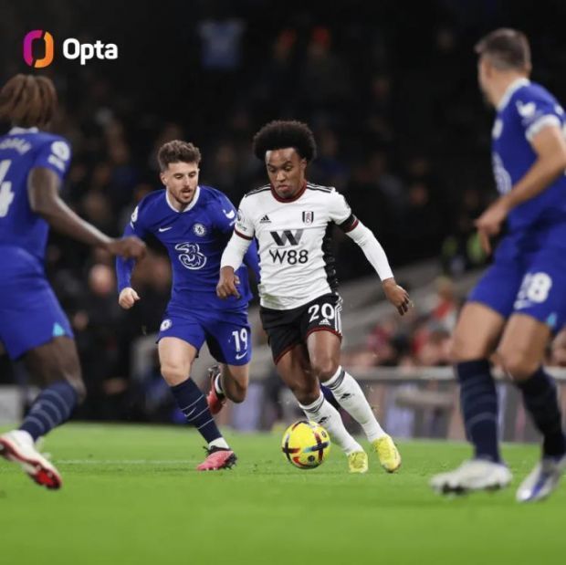 前锋关键进球锁定胜局